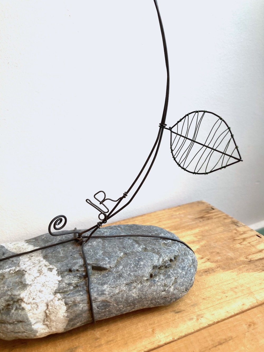 Oiseau caillou bleu foncé – Image 4